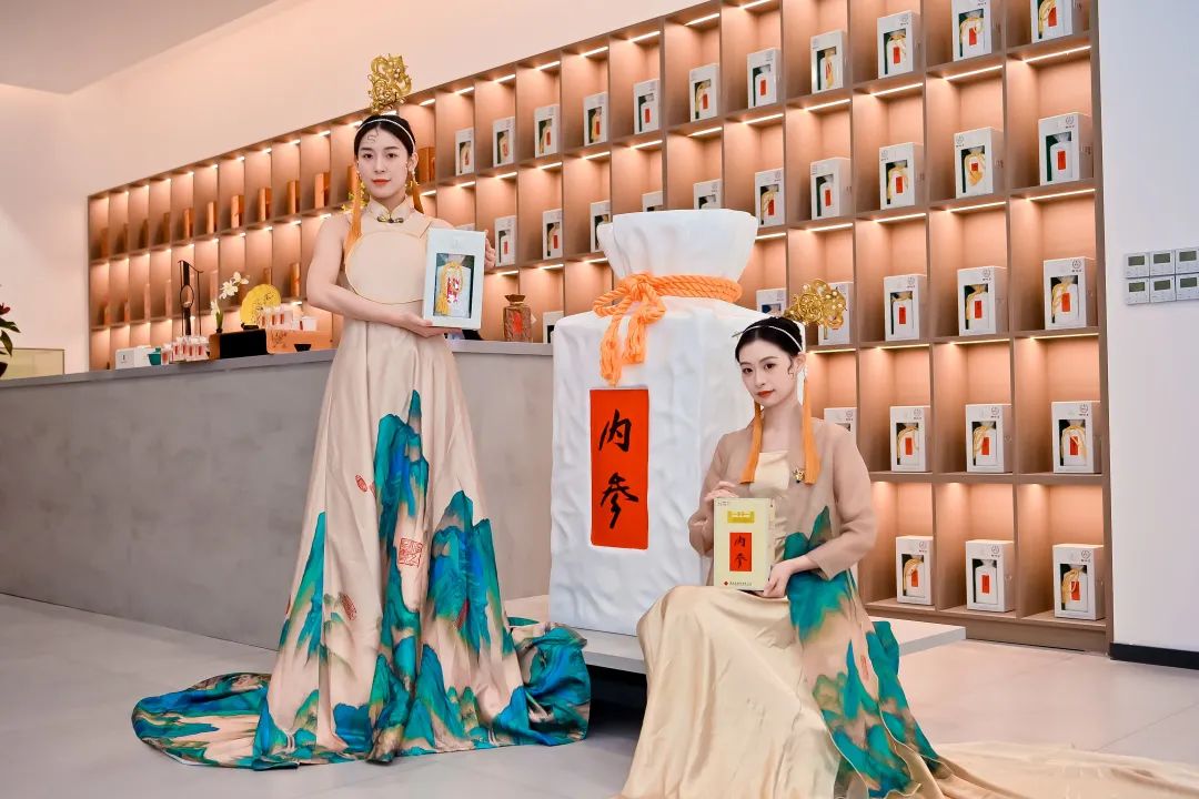 62f6051711b4f.jpg 2.jpg